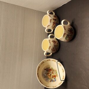 🐇🐰 Royal Doulton Bunnykins lot of mugs & bowl